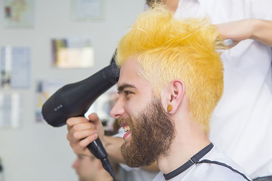 Желтый цвет волос у мужчин